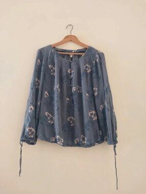 Blue Floral Long Sleeve Blouse Women’s M